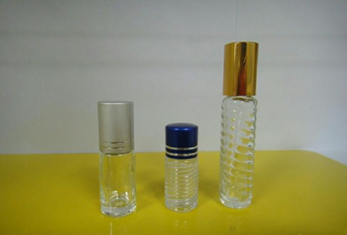 Automatický horizontální etiketovací stroj na lahvičky s malou kulatou lahví pro samolepicí štítek