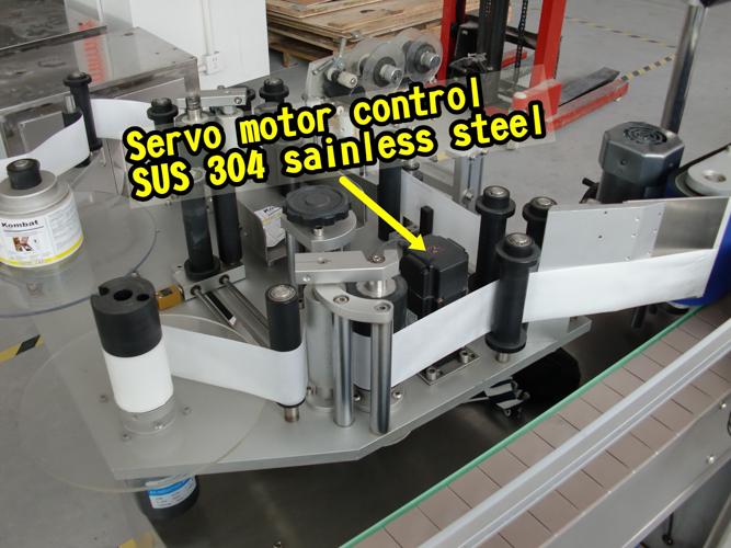 Inteligentní ovládání Oboustranný etiketovač lahví se sběrným povrchem