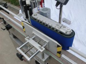 Automatický etiketovací stroj na kulaté láhve pro nesuché lepidlo, etiketovací stroj na dřevěné pouzdro / exportní balení pro CE