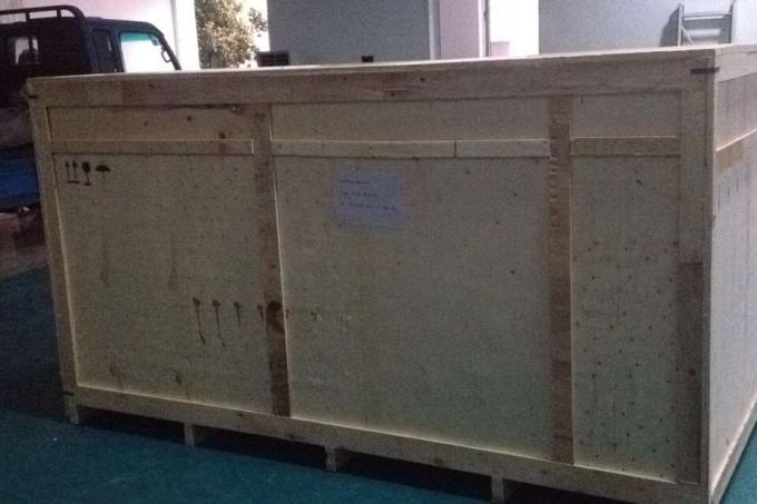 Etiketovací stroj z hliníkové slitiny Opp pro kulaté lahve, průmyslový etiketovací stroj