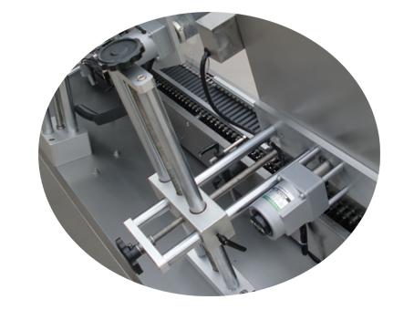 Etiketovací stroj na papírové trubky 500 válečkových samolepicích štítků s textilní samolepkou