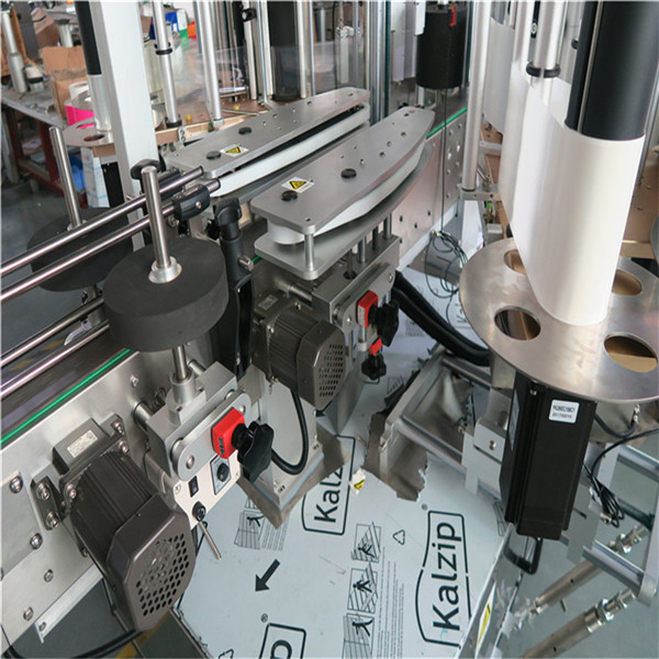 Plně automatické zařízení na značení hranatých lahví s kapacitou 4000-8000 B / H