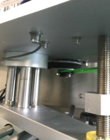 Automatický etiketovací stroj na štítky na oboustranné štítky na stojany na sáčky