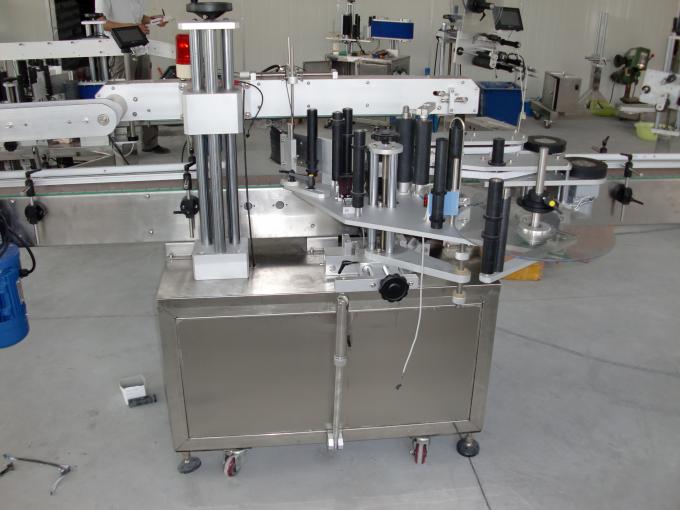 Plastové a skleněné lahve PLC řídí automatický servomotor pro oboustranný štítkovací štítek