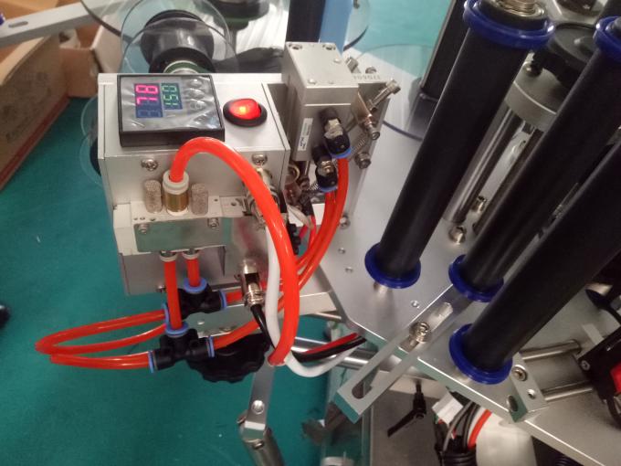 Přizpůsobený tří nebo dvojitý štítkovací štítkovací stroj s kódovacím strojem