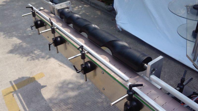 Čína Balicí stroj na kulaté lahve na etikety pro použitého dodavatele samolepicích automatických továrních cen