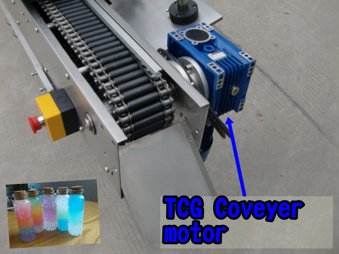 Čína SUS304 Economy Automatic 220V 2kw 50 / 60HZ 5 gallon cap konkurenční cena lahvička etiketovací stroj dodavatel