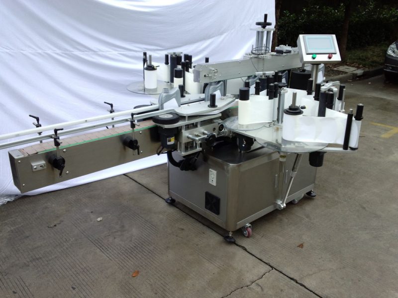 Čína přizpůsobený automatický etiketovací stroj / etiketovací zařízení pro dodavatele samolepicích samolepek