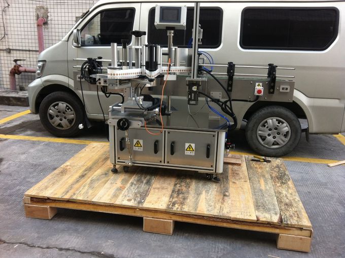 Plně automatický přední a zadní etiketovací stroj na kulaté nádoby na zvířata